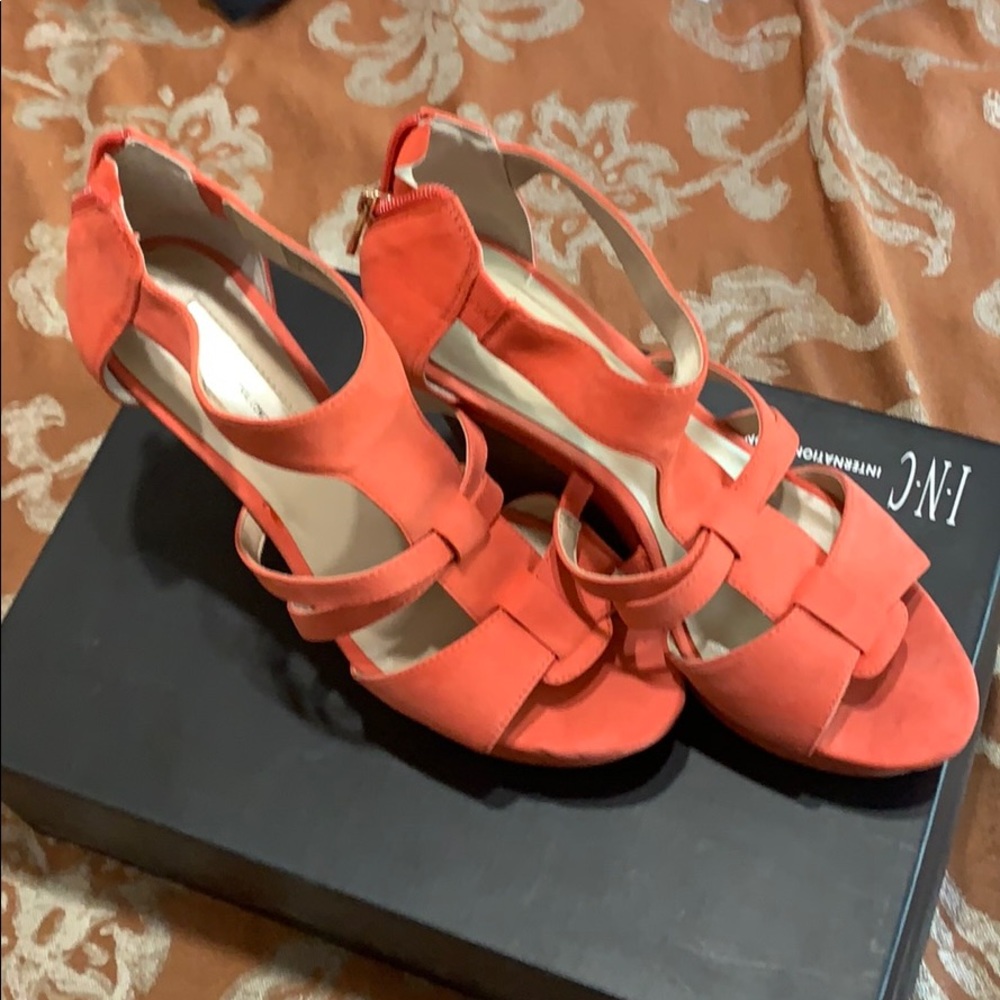 INC Cressidagara wedges